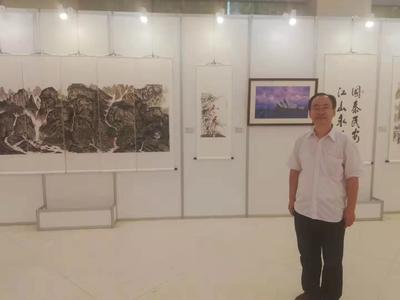 國(guó)策智庫(kù)專家李德偉參觀上海政協(xié) 觀摩領(lǐng)導(dǎo)作品，共話文化藝術(shù)交流